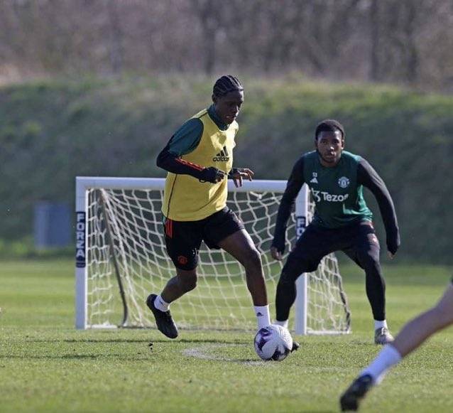 英媒：17岁曼联小将曼塔托周三签署首份职业合同，签约至2029年