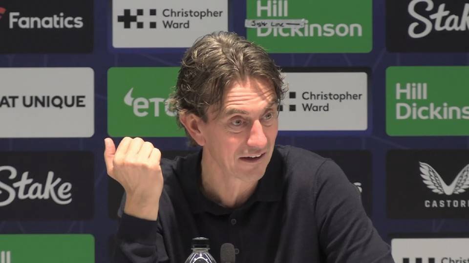 弗兰克：丹索接替罗梅罗表现很好；范德芬承担了更多领袖责任