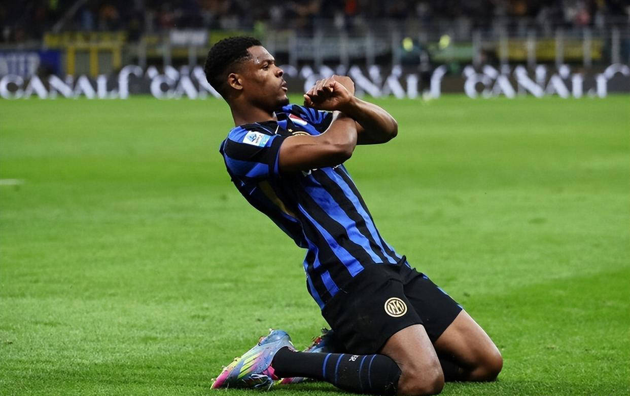 国米劲翼邓弗里斯拒绝利物浦邀约，伤愈回归助力欧冠附加赛征程